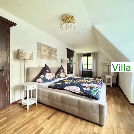 וילה Luxus Emg Muenchen In Mit Pool, Spa, Kamin, Wald, Fuer Familien Gruppen Bis 24 Personen