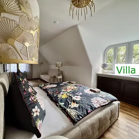 וילה Luxus Emg Muenchen In Mit Pool, Spa, Kamin, Wald, Fuer Familien Gruppen Bis 24 Personen