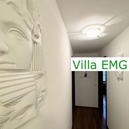וילה Luxus Emg Muenchen In Mit Pool, Spa, Kamin, Wald, Fuer Familien Gruppen Bis 24 Personen *