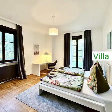 וילה Luxus Emg Muenchen In Mit Pool, Spa, Kamin, Wald, Fuer Familien Gruppen Bis 24 Personen *