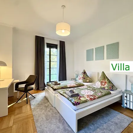 וילה Luxus Emg Muenchen In Mit Pool, Spa, Kamin, Wald, Fuer Familien Gruppen Bis 24 Personen *